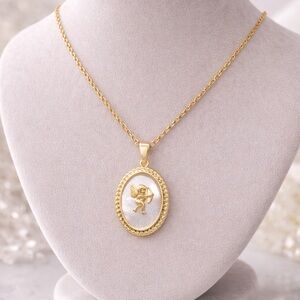 MOTHER OF PEARL NECKLACE